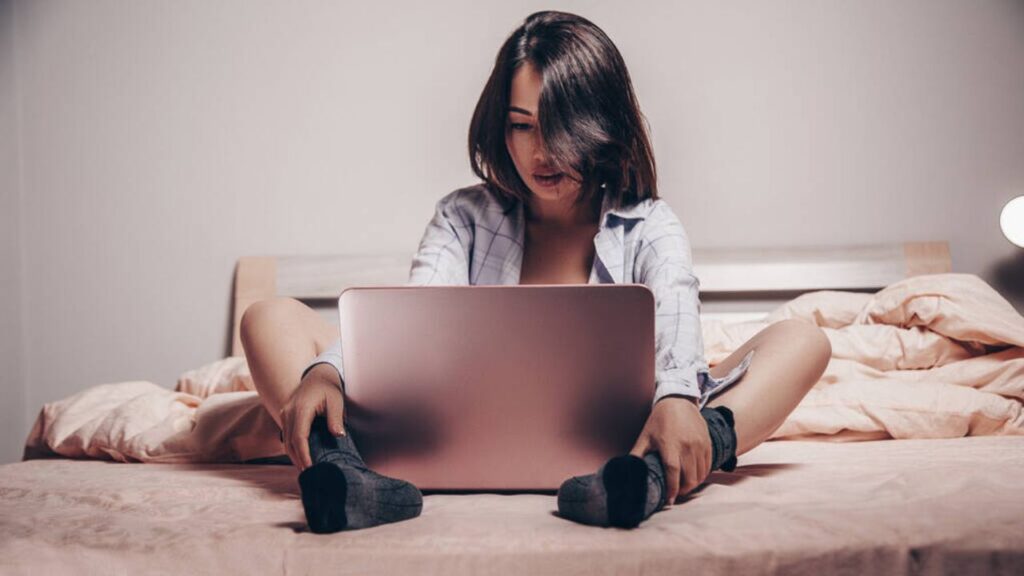 Best Sexting Ideas & Examples: How Does it Work