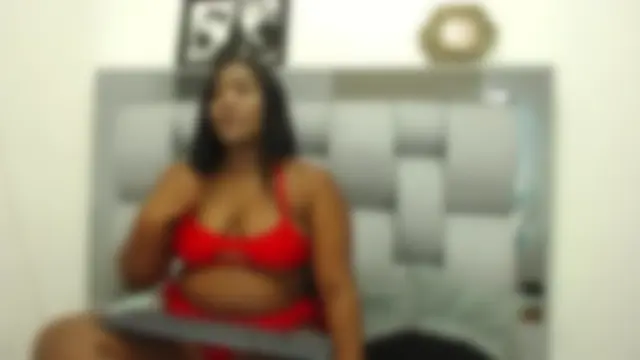 Layla, 32