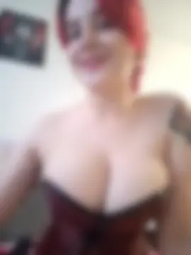Juliana, 33