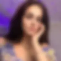 Ellie, 24